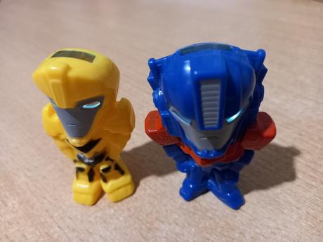 Figúrky nestlé transformery,