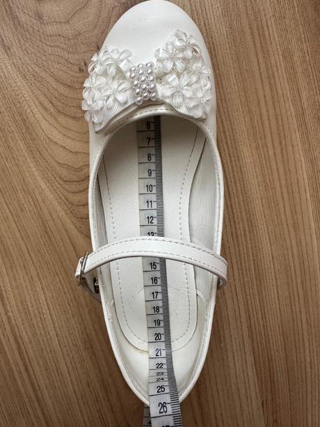 Šaty na prvé sväté prijímanie, 134