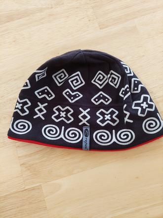 Čiapka so slovenskou tematikou, repal