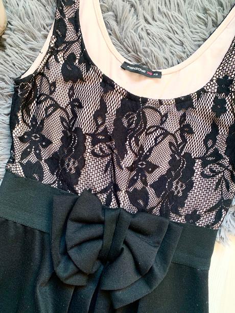 Čierne obtiahnuté šaty a čipkou a mašľou newyorker, fishbone,xs