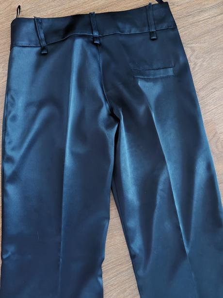 Saténové nohavice, 36