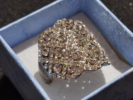 Prsteň so swarovski kryštálmi,