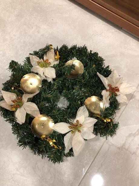 Vianočný a adventnýveniec,