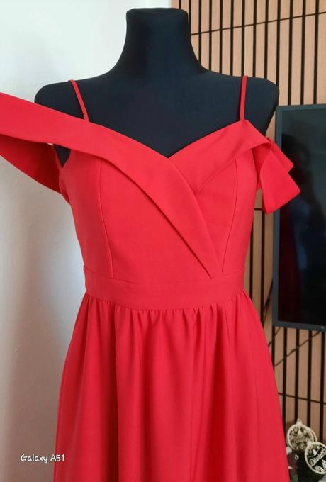 Krásne šaty emo, s