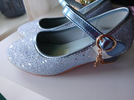 Šaty pre princeznú popolušku, 128