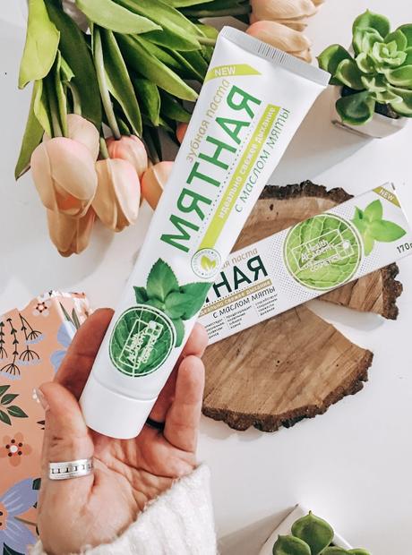 Mätová zubná pasta,