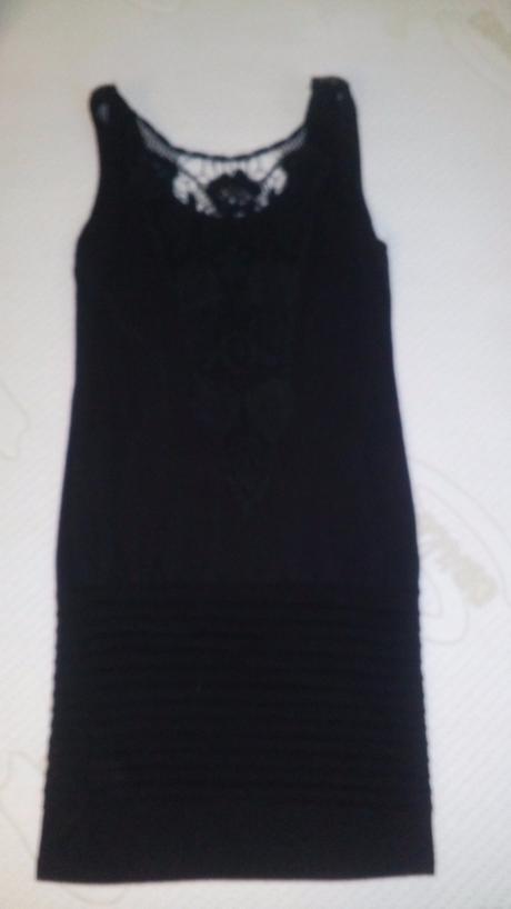 Čierne šaty s krajkou, m