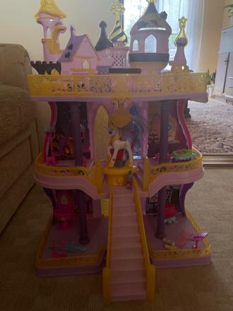 My little pony hrad canterlot,