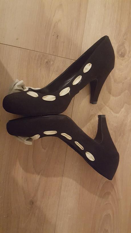 Cierne lodicky s maslou, 39