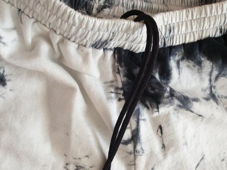 Maskáčové tepláky, 152