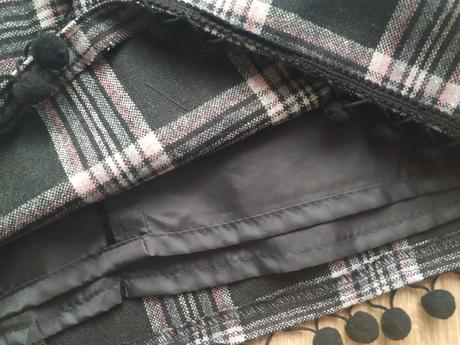 Dámska károvaná sukňa v.s/m, s