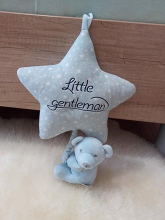 Hračka na postielku,