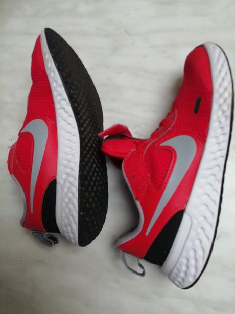 Botasky znackove nike červené vel. 31, nike,31