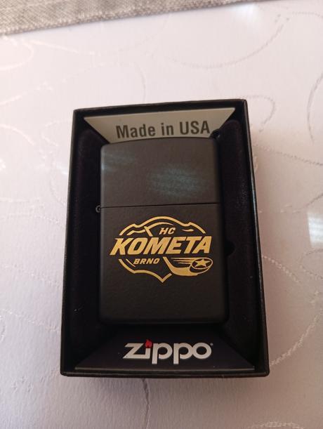 Zippo zapaľovač,