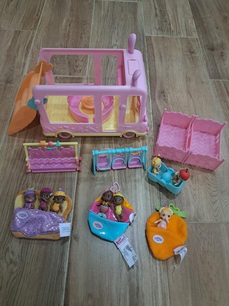 Autobus skolotočmi baby born, 