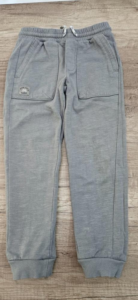 Teplaky, reserved,128