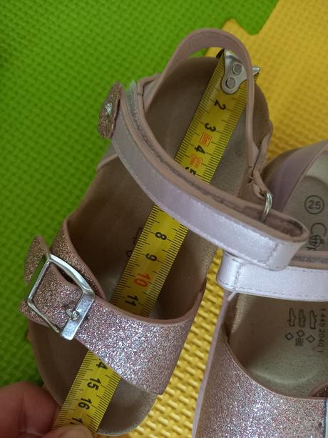 Ružové sandaliky, cupcake,25