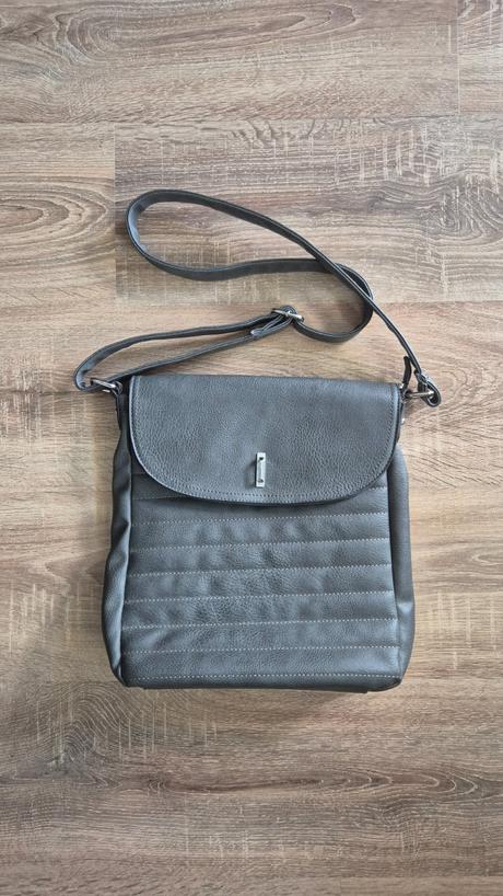 Crossbody kabelka,