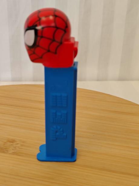 Zberateľský retro dávkovač pez spider man, hungary,