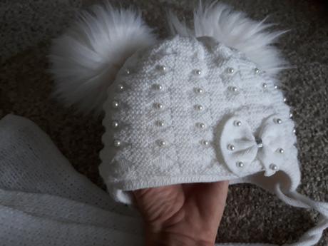 Zimná čiapka s perličkami a šál, 74