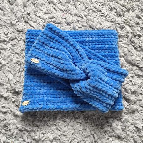 Hackovany set nakrčnik a čelenka, s