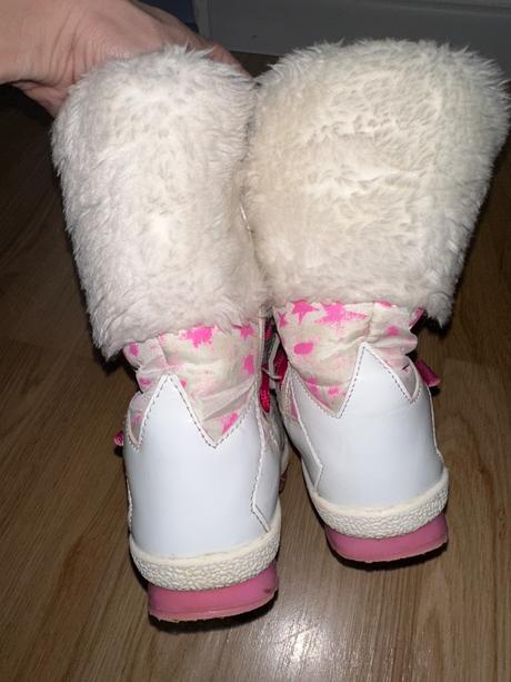 Dievčenské snehule, 26