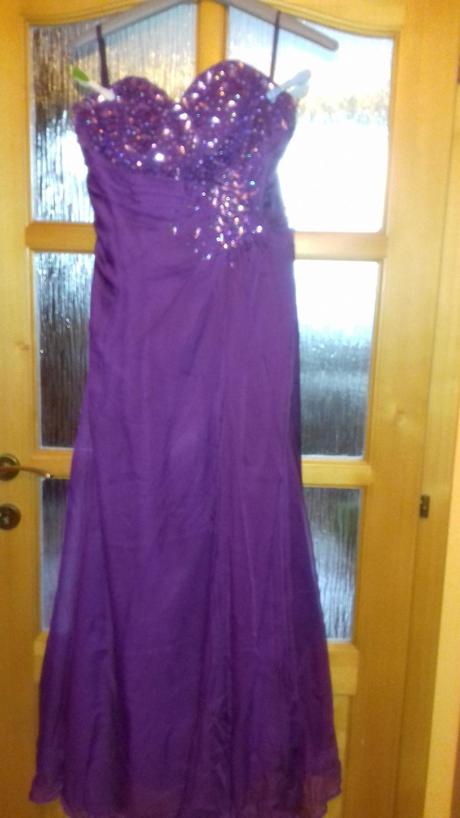 Spolocenske saty, 40