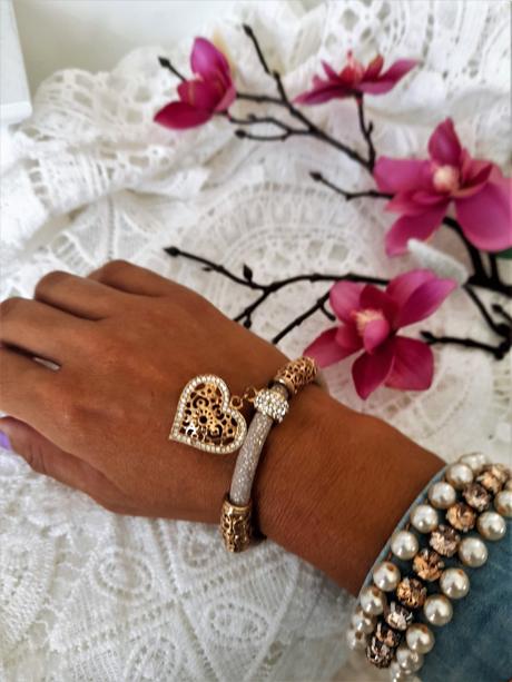 Náramok so srdiečkom, 