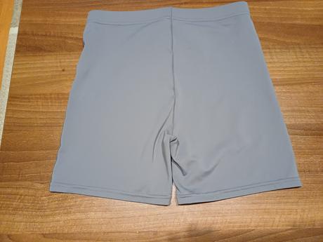 Šortky, 36