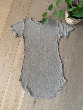 Ležérne saty boohoo, 36