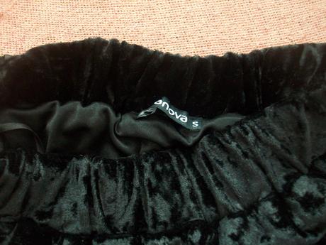 Suknicka pouzita raz, velkost s, terranova,s