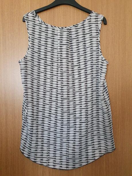 Lahka bielo cierna bluzka, benetton,m