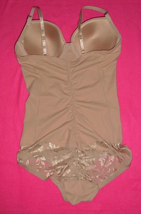 Stahujuce telove body, s