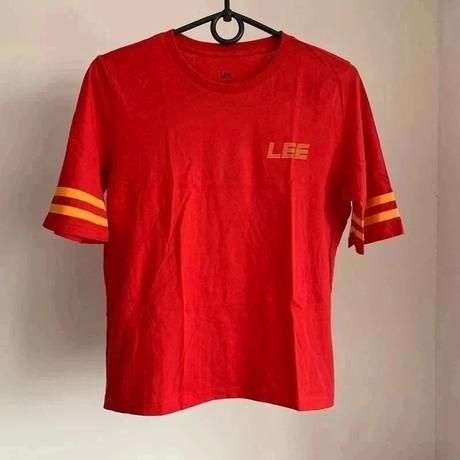 Cervene tricko lee, lee,s