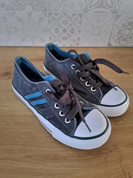 Tenisky vd 21 cm, 33