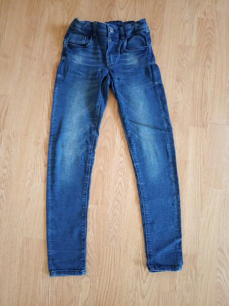 Dievčenské rifle, takko,146