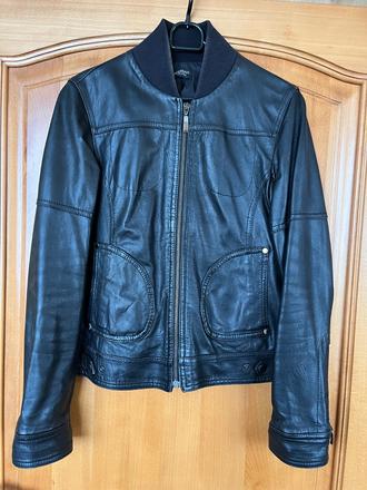 Kožená bunda motivi, s