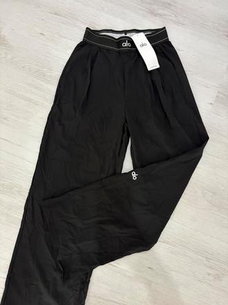 Alo yoga tepláky, s / xs
