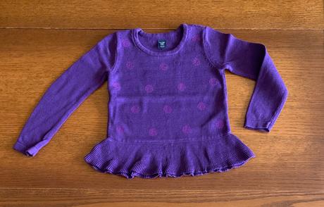 Rozkošný pulóvrik gap s volánom a bodkami, gap,98