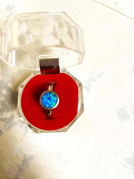 Strieborný prsteň s opálom,