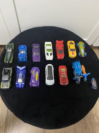 15 ks hot wheels kovové autíčka bez poškodenia,