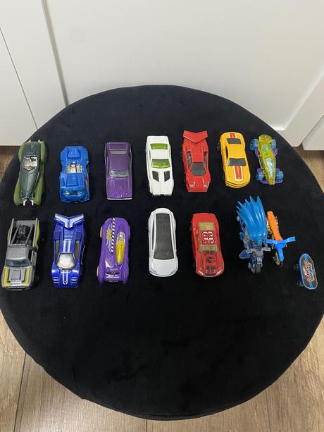 15 ks hot wheels kovové autíčka bez poškodenia, 