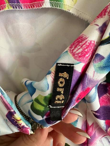 Dámske kvetované šaty,veľ.s, s