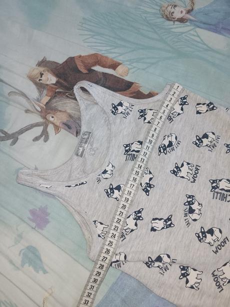 Tielko s mačkami, 134