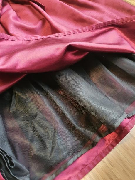 Zamatove saty, next,104