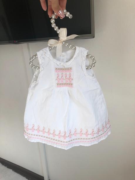 Biele šaty na krstiny, early days,56