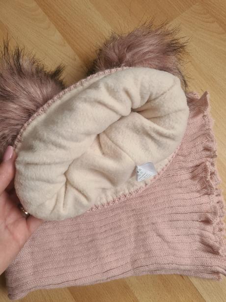 Zimná čiapka a šál, 