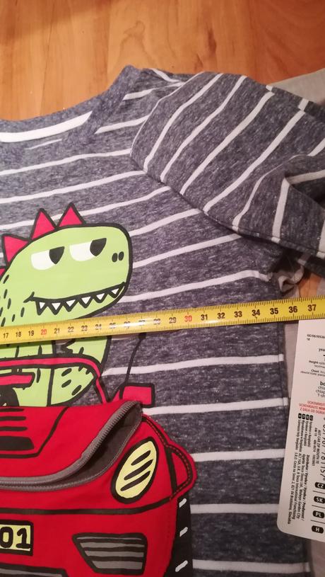 2x natelnik dinosaury, reserved,122