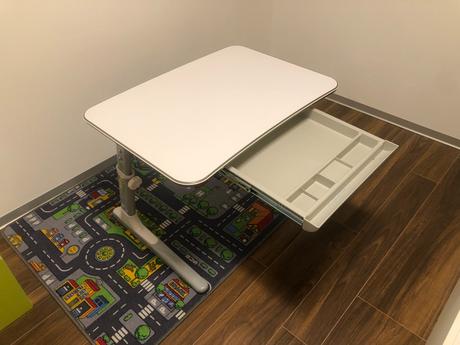 Rastúci stôl a stolička, 