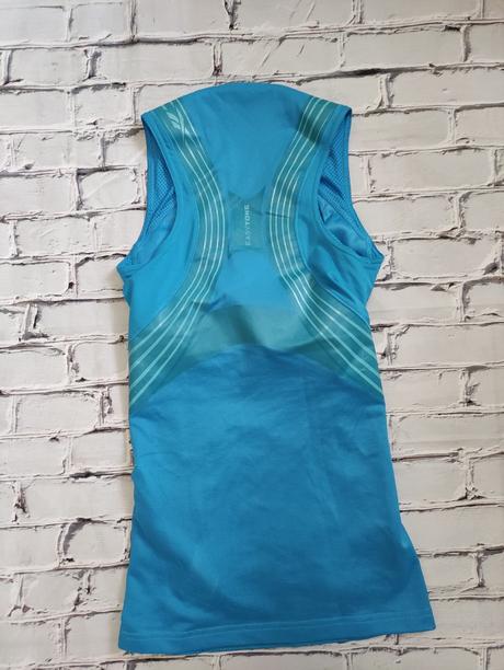 Športový top, top stav, pošta grátis, reebok,xs